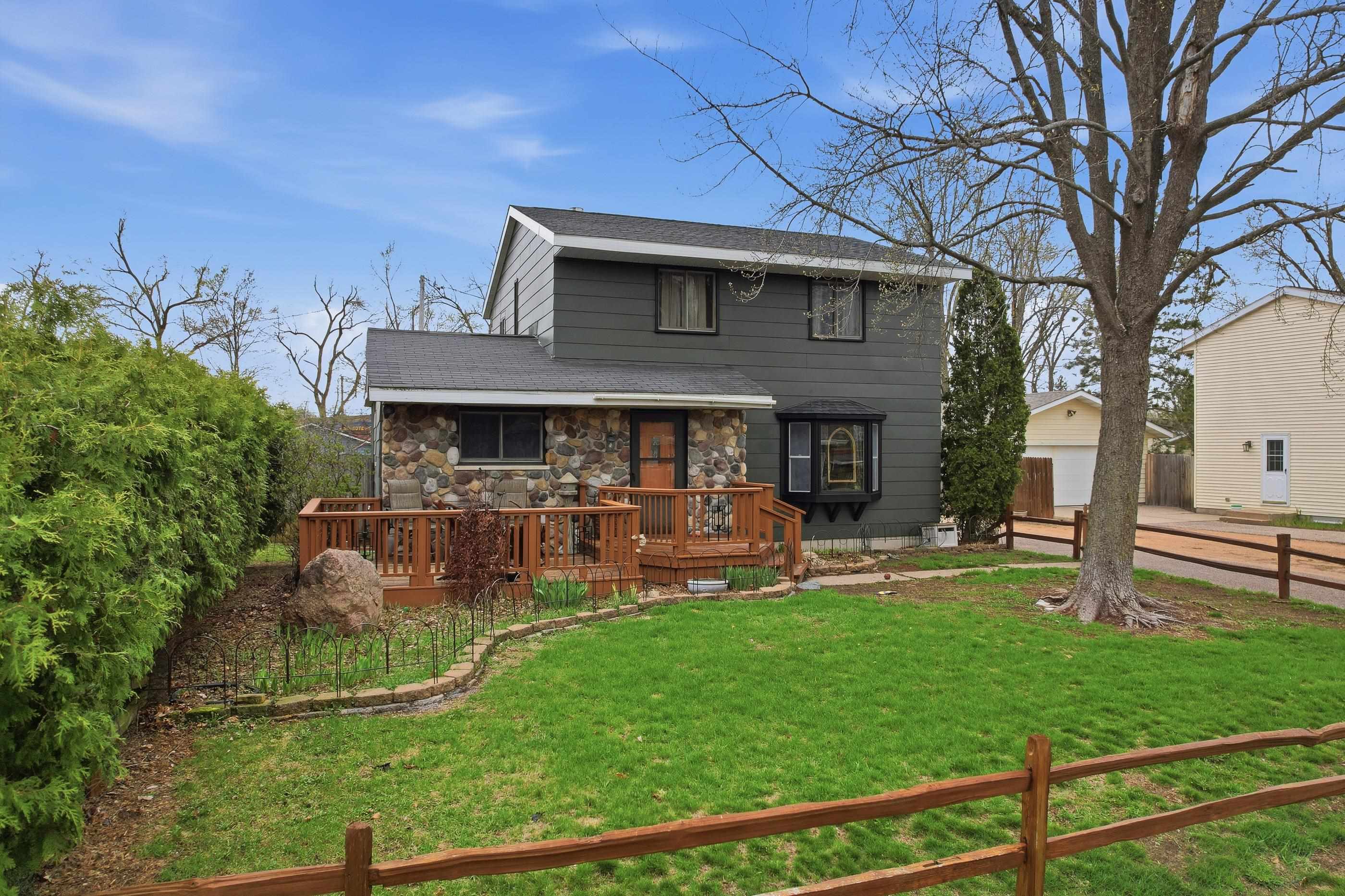 2924 Lindbergh Avenue Stevens Point, WI 54481 - Photo 1 of 39