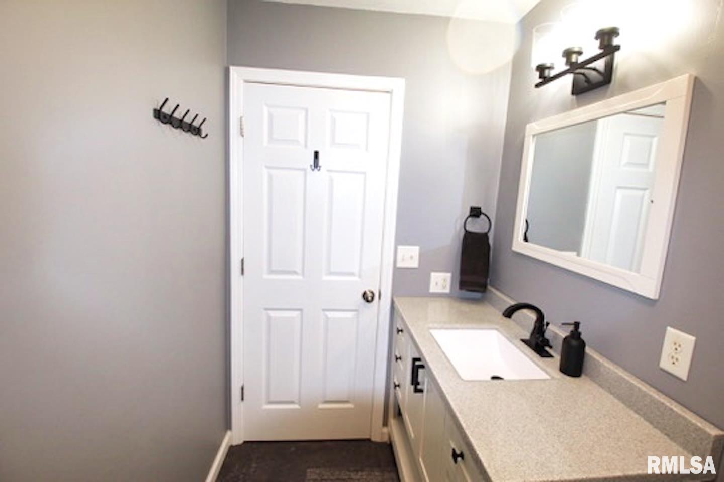 1453 Lakeview Road North Dahinda, IL 61428 - Photo 22 of 42 Gallery Image 22