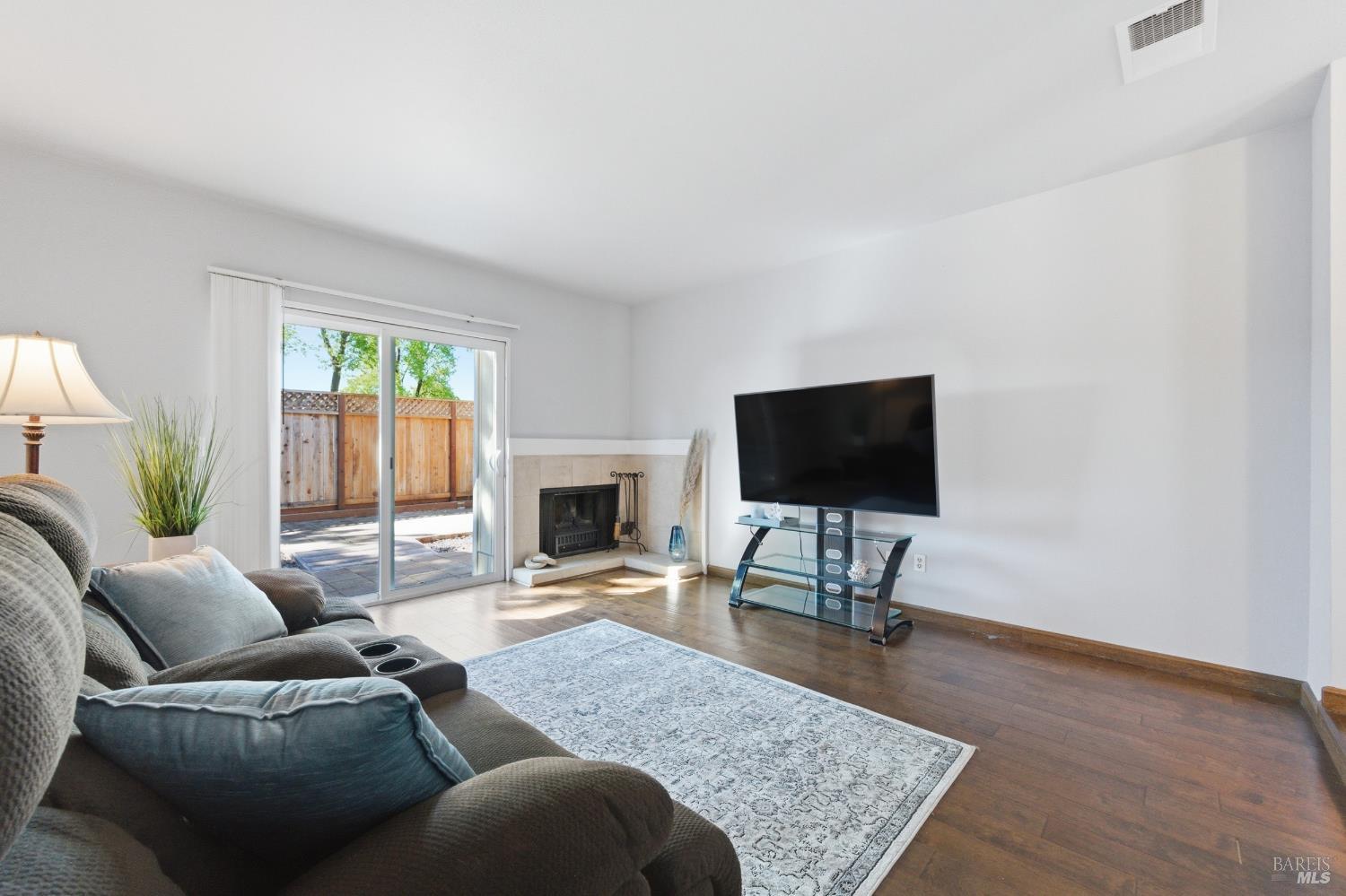 2446 Micawber Lane Santa Rosa, CA 95401 - Photo 10 of 34