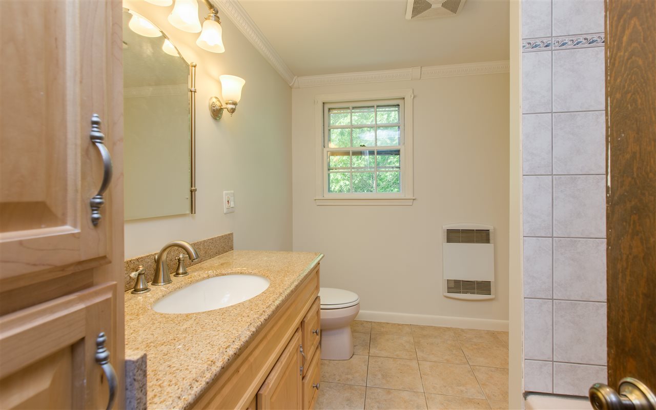 32 Gail Road Merrimack, NH 03054 - Photo 17 of 35