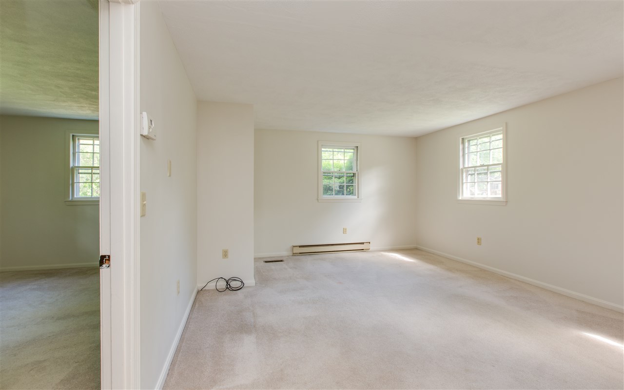 32 Gail Road Merrimack, NH 03054 - Photo 19 of 35
