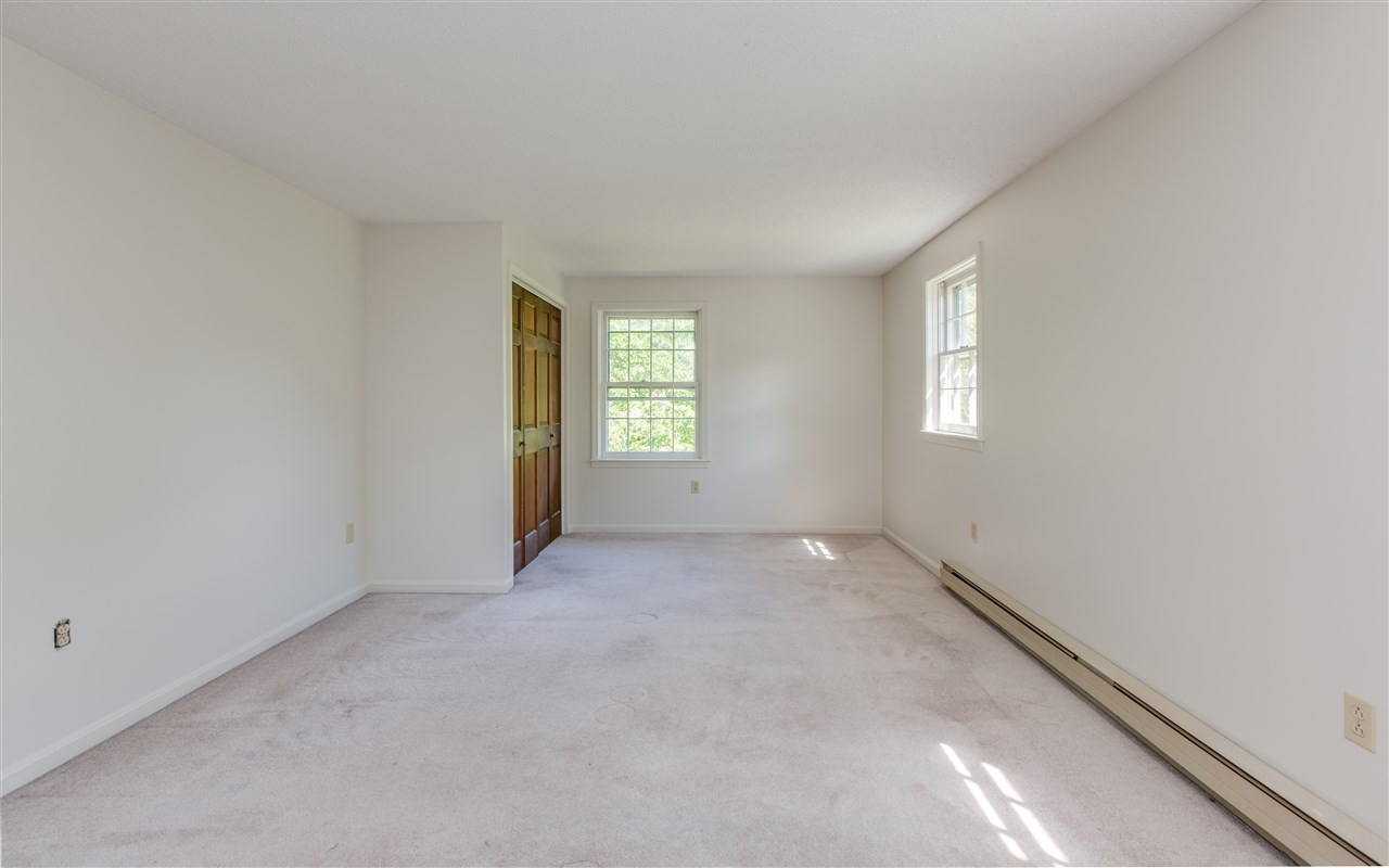 32 Gail Road Merrimack, NH 03054 - Photo 23 of 35