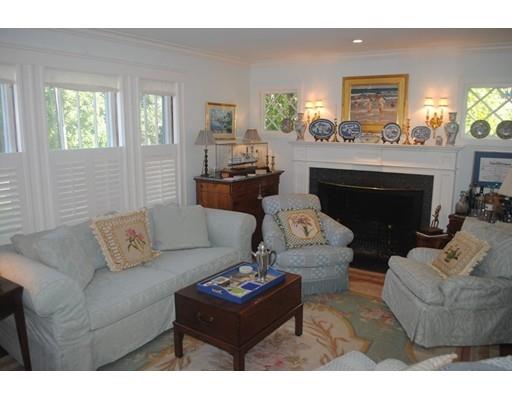 6 Durant Road Wellesley, MA 02482 - Photo 4 of 27