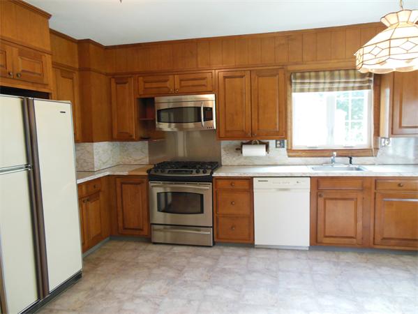210 Atwater Road Springfield, MA 01107 - Photo 9 of 30 Gallery Image 9