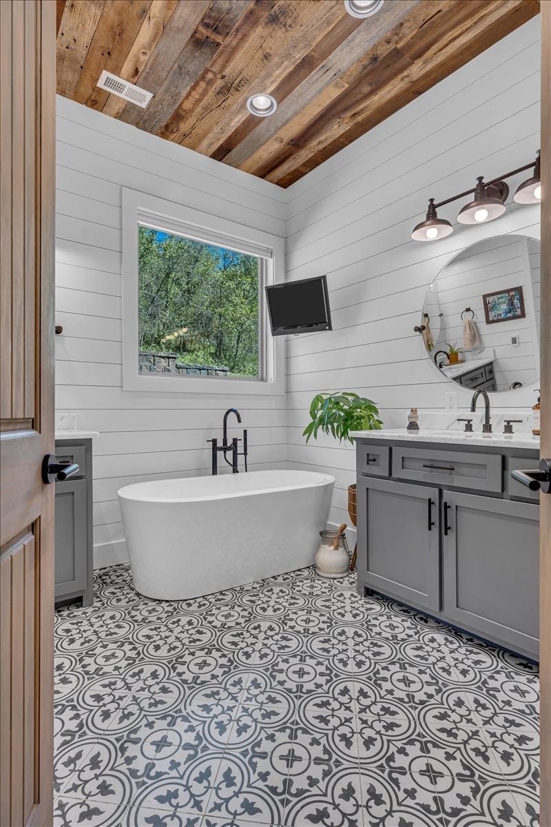 317 Little Creek Road Pleasant Shade, TN 37145 - Photo 31 of 88