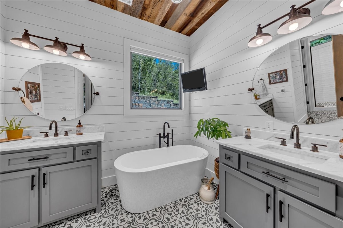 317 Little Creek Road Pleasant Shade, TN 37145 - Photo 32 of 88