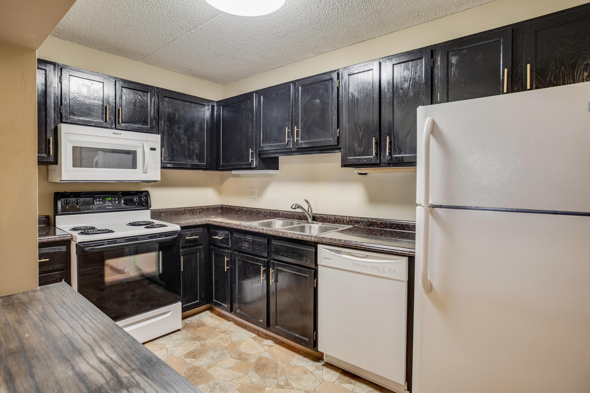 10401 Cedar Lk Road South, Unit 215 Hopkins, MN 55305 - Photo 3 of 19