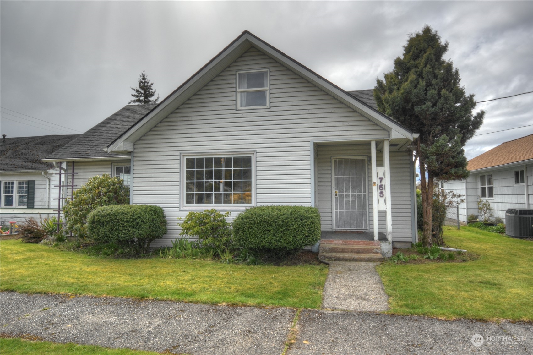 755 Southwest Cascade Avenue Chehalis, WA 98532 - Photo 1 of 37 Gallery Image 1