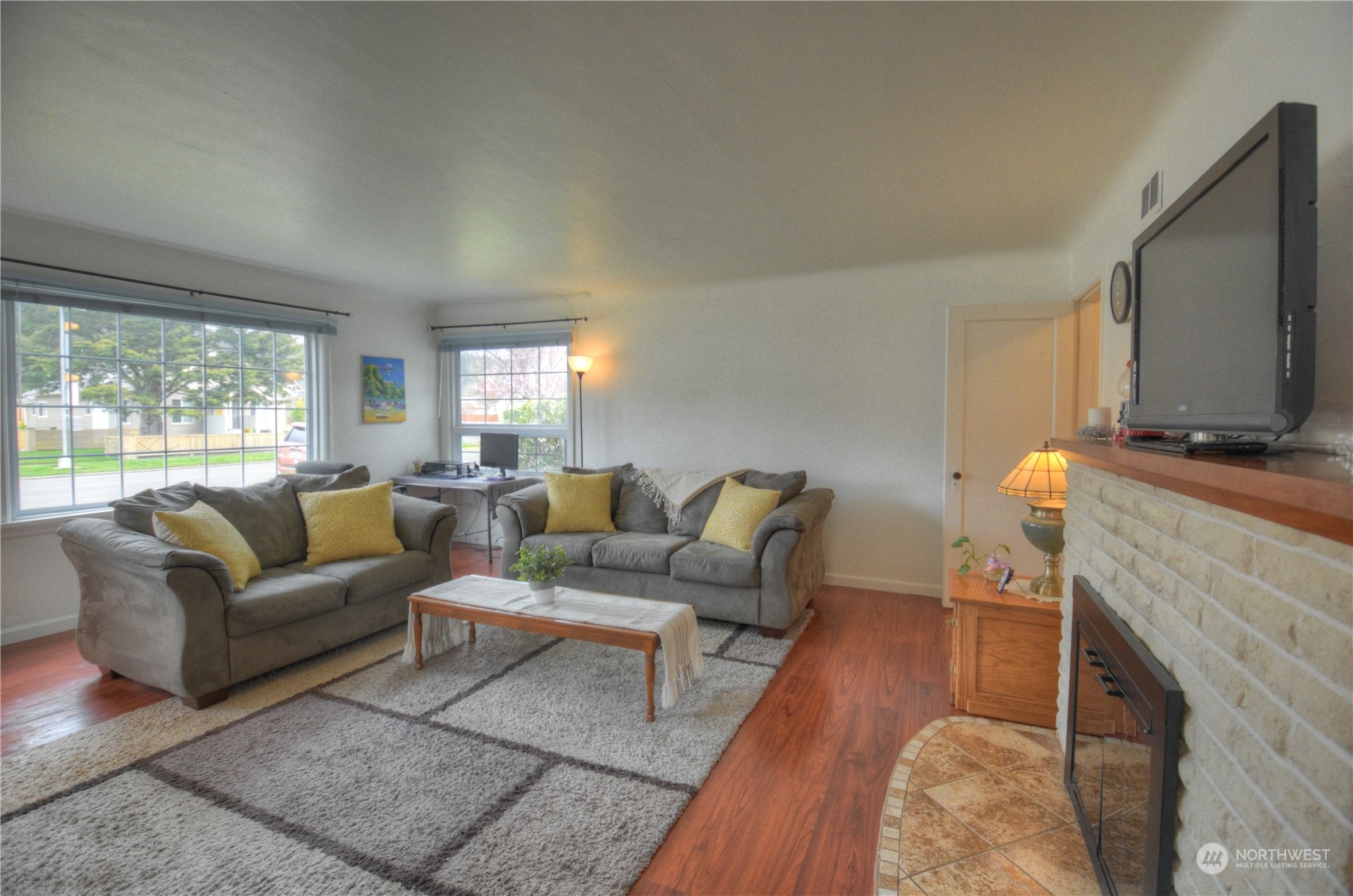 755 Southwest Cascade Avenue Chehalis, WA 98532 - Photo 3 of 37 Gallery Image 3