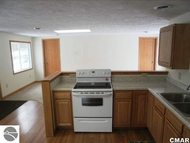 1950 Waterview Way Crystal, MI 48818 - Photo 9 of 18 1770236-8.JPG