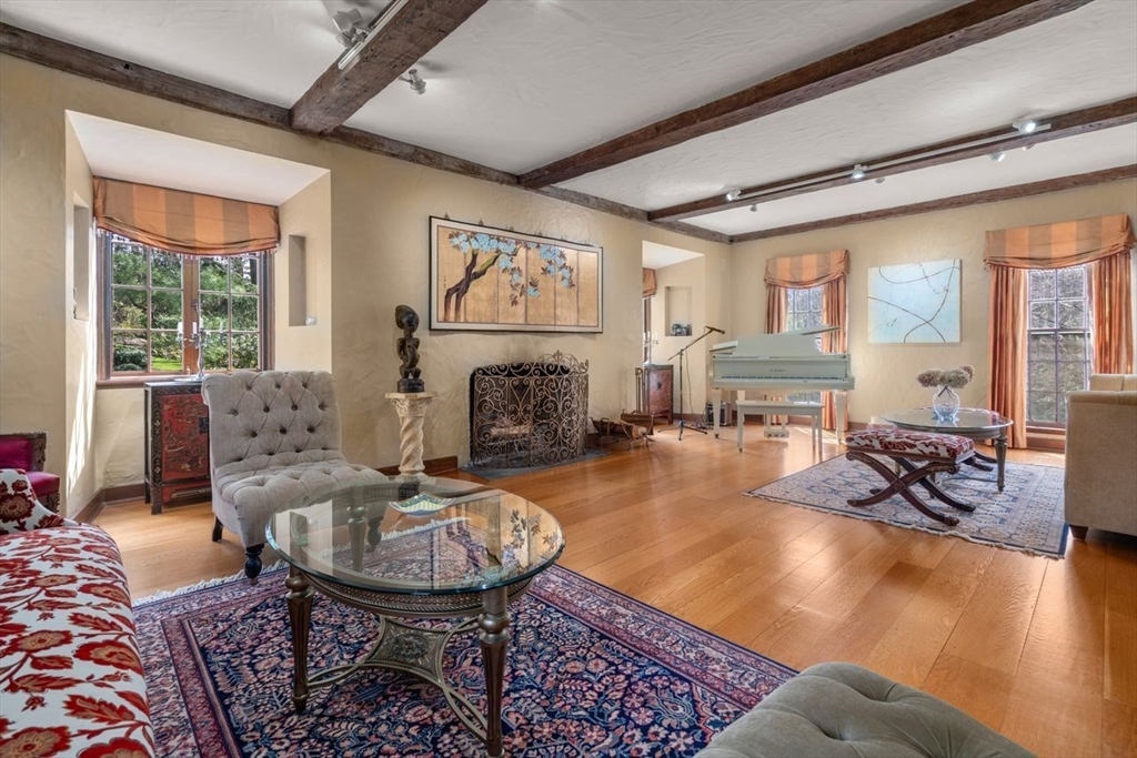 85 Gate House Road Newton, MA 02467 - Photo 5 of 12