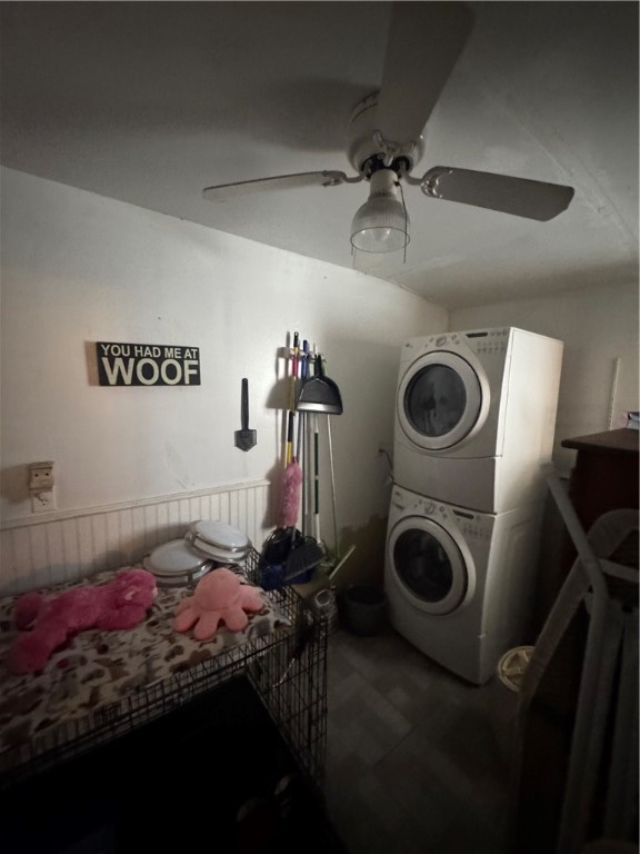 10420 6th Street Pettus, TX 78146 - Photo 17 of 30 a living room with furniture and a flat screen tv