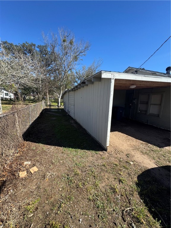 10420 6th Street Pettus, TX 78146 - Photo 4 of 30 a view of a garage