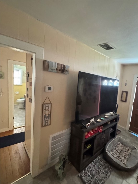 10420 6th Street Pettus, TX 78146 - Photo 9 of 30 a room with furniture and a flat screen tv