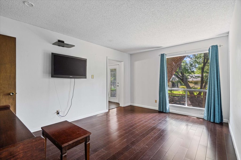 7229 South Brook Drive Austin, TX 78736 - Photo 7 of 20 Downstairs, 2nd primary, private entrance with ramp.