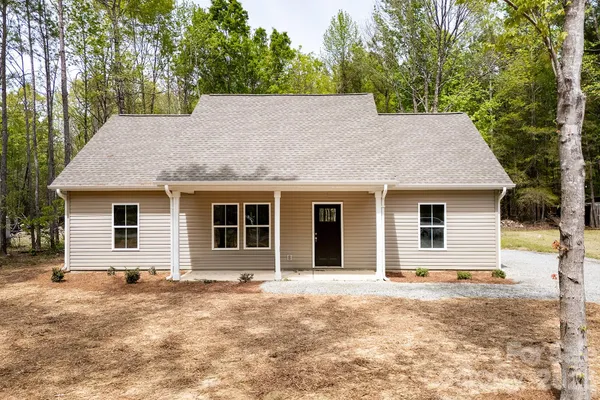 $267,500 | 318 Stanback Street, Mount Gilead, NC 27306