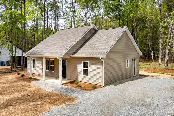 $267,500 | 318 Stanback Street, Mount Gilead, NC 27306