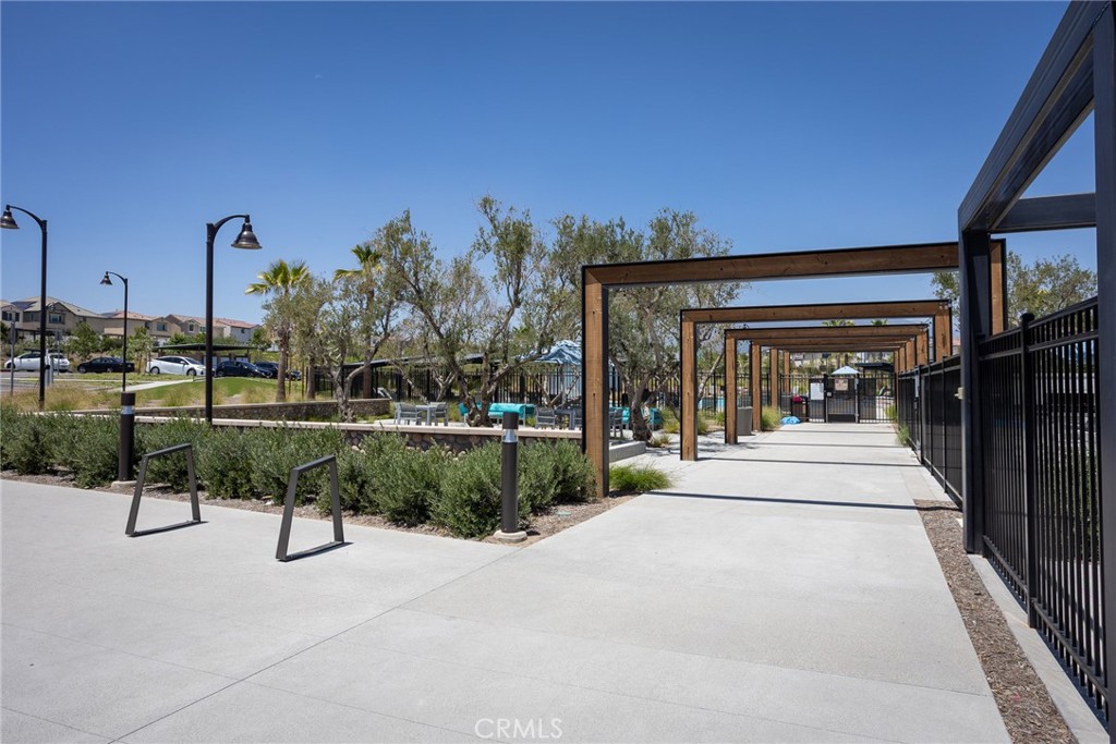 2467 Gunner Ridge Way Rialto, CA 92377 - Photo 26 of 38