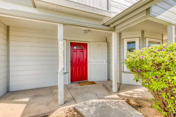 $434,900 | 4622 West Flint Way, Fresno, CA 93722