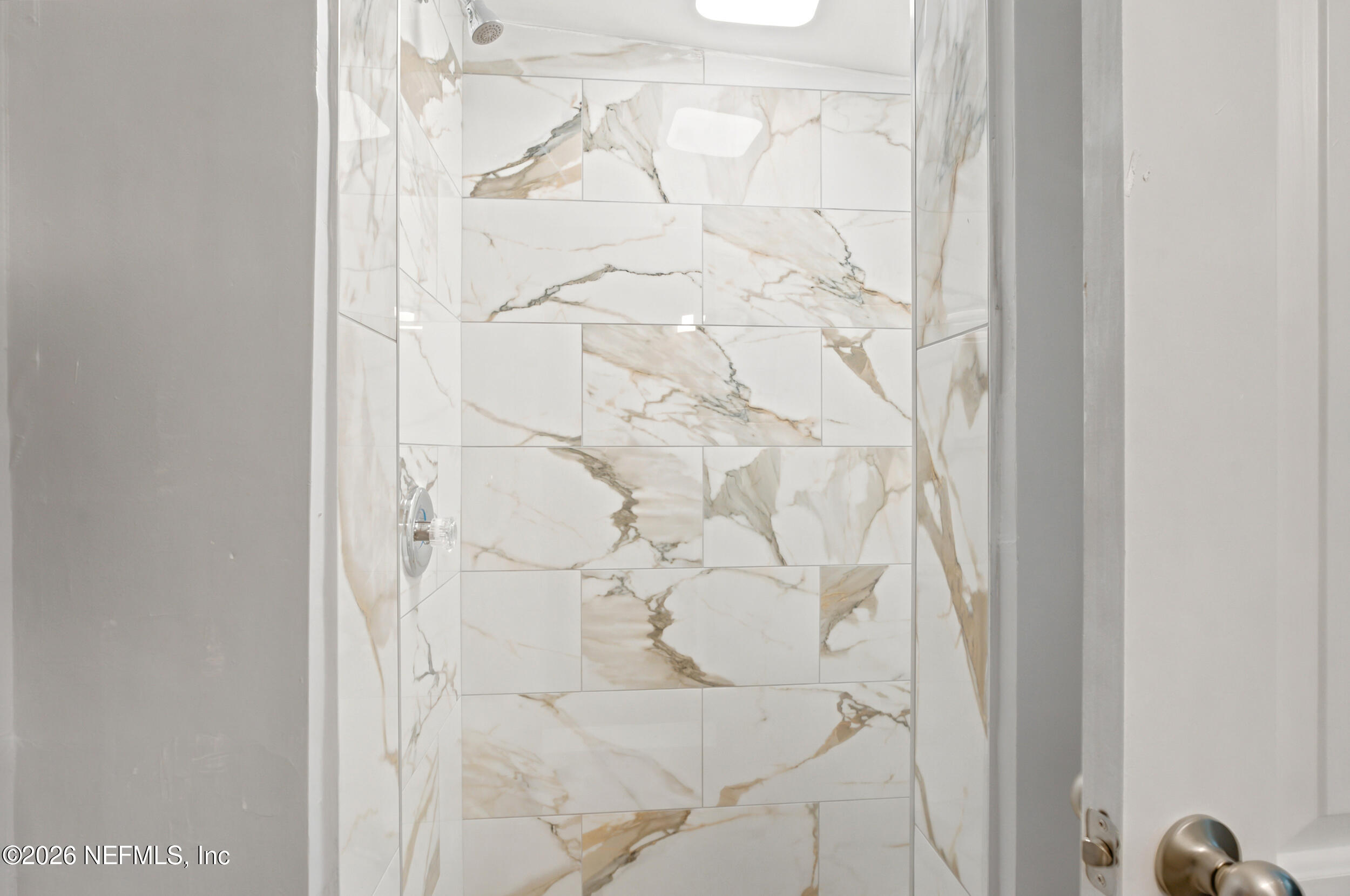 5032 Foxboro Road Jacksonville, FL 32208 - Photo 27 of 38 OWNERS SHOWER