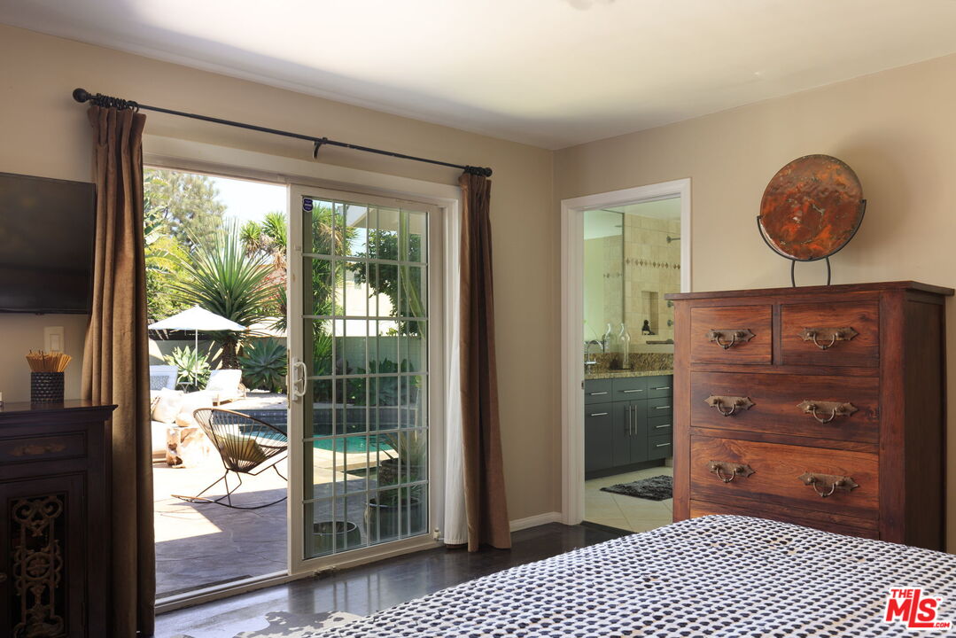 12416 Aneta Street Los Angeles, CA 90066 - Photo 9 of 22