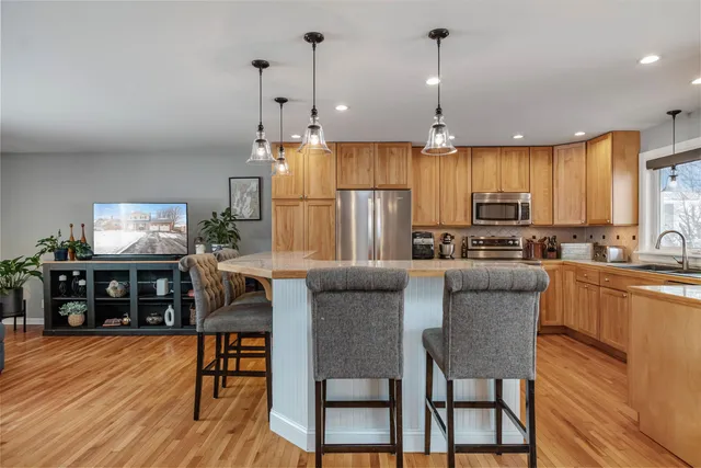 $1,200,000 | 4542 Maquam Shore Road, St. Albans Town, VT 05488