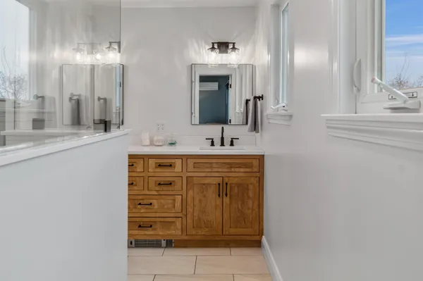 $1,200,000 | 4542 Maquam Shore Road, St. Albans Town, VT 05488