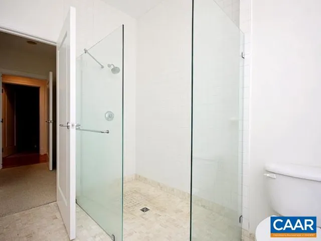 $2,800 | 112 5th Street Southeast, Unit 3B, Charlottesville, VA 22902