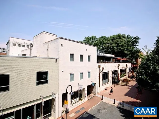$2,800 | 112 5th Street Southeast, Unit 3B, Charlottesville, VA 22902