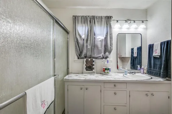 $225,000 | 1033 Lydick Lane, River Oaks, TX 76114