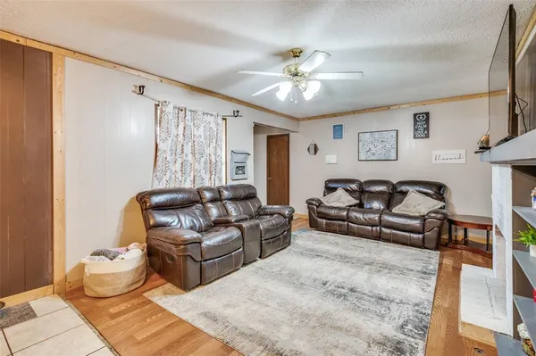 $225,000 | 1033 Lydick Lane, River Oaks, TX 76114