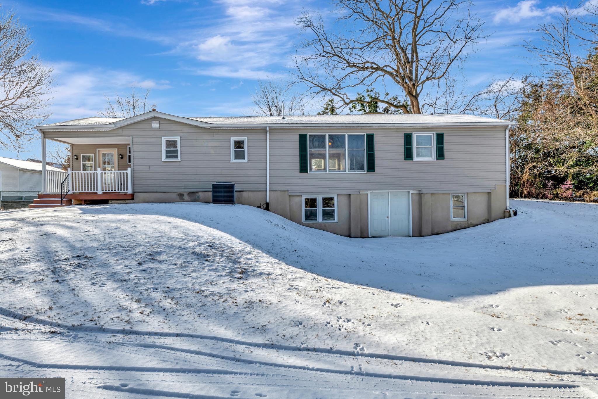 609 Boxwood Road Wilmington, DE 19804 - Photo 2 of 17