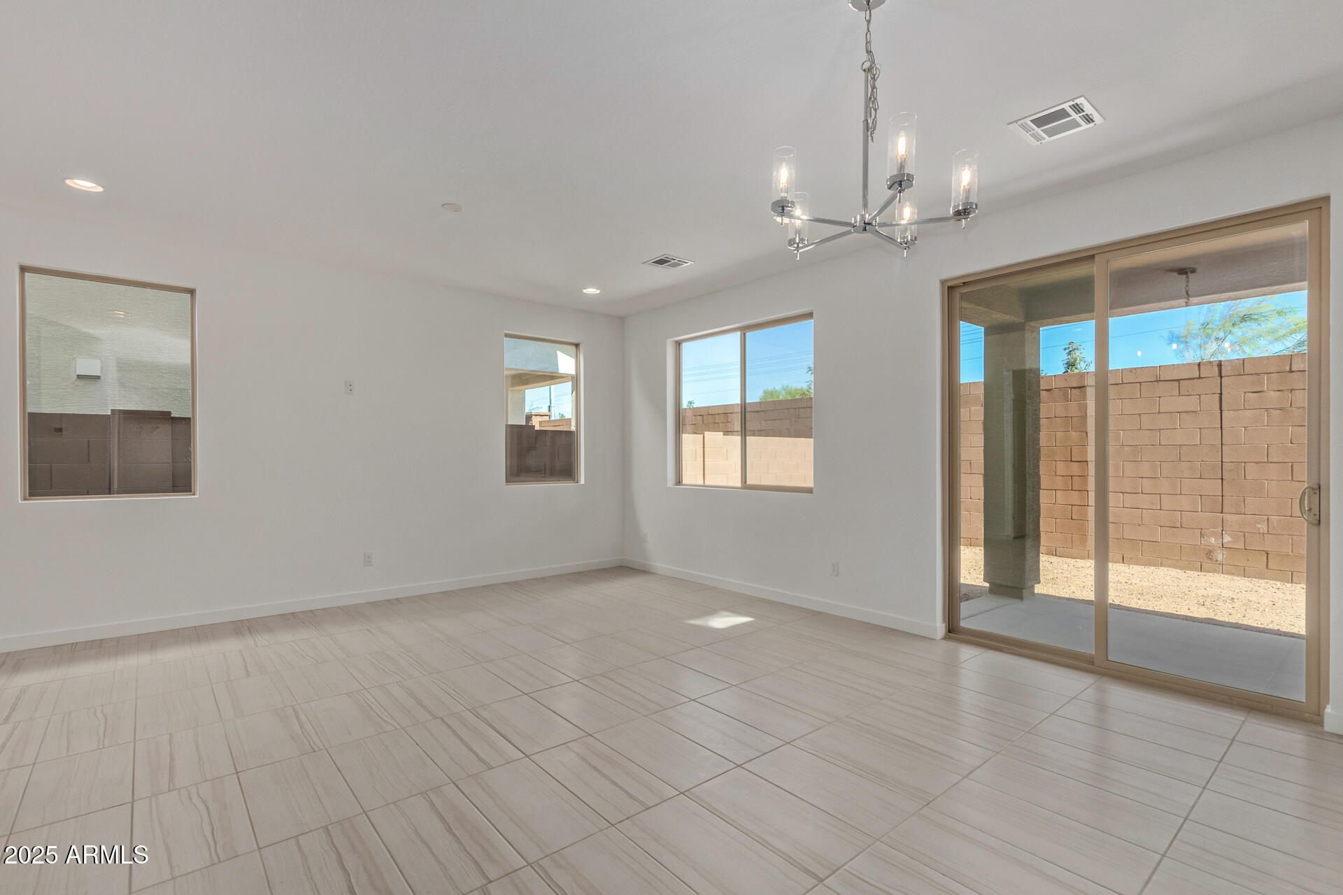 701 South Del Rancho Mesa, AZ 85208 - Photo 3 of 13 Great Room