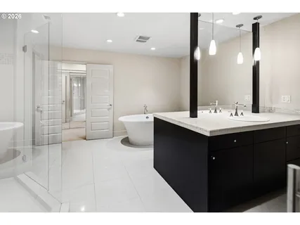 $1,750,000 | 8008 Southeast Evergreen Highway, Vancouver, WA 98664