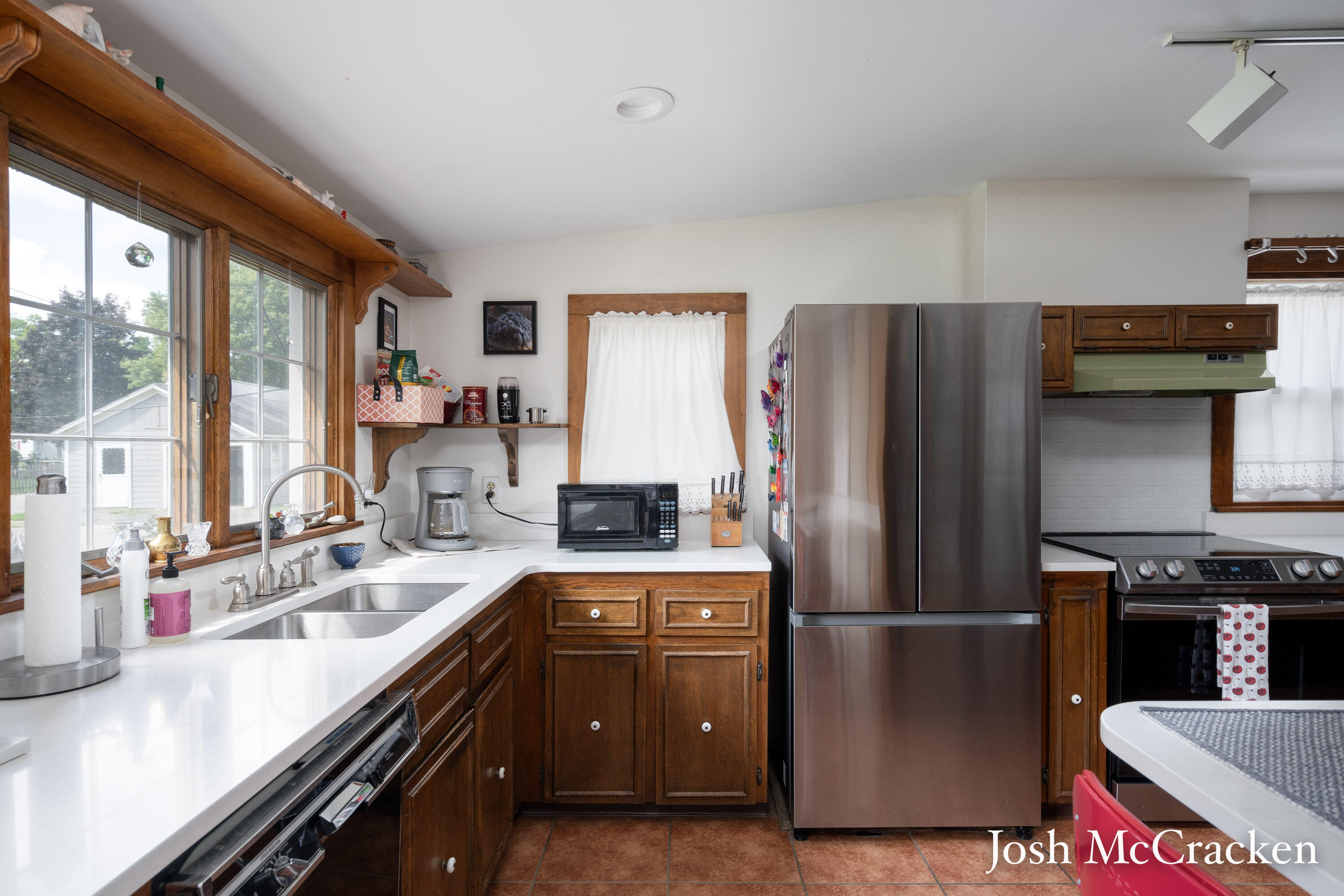 810 Riverside Lowell, MI 49331 - Photo 14 of 27 810 Riverside-23
