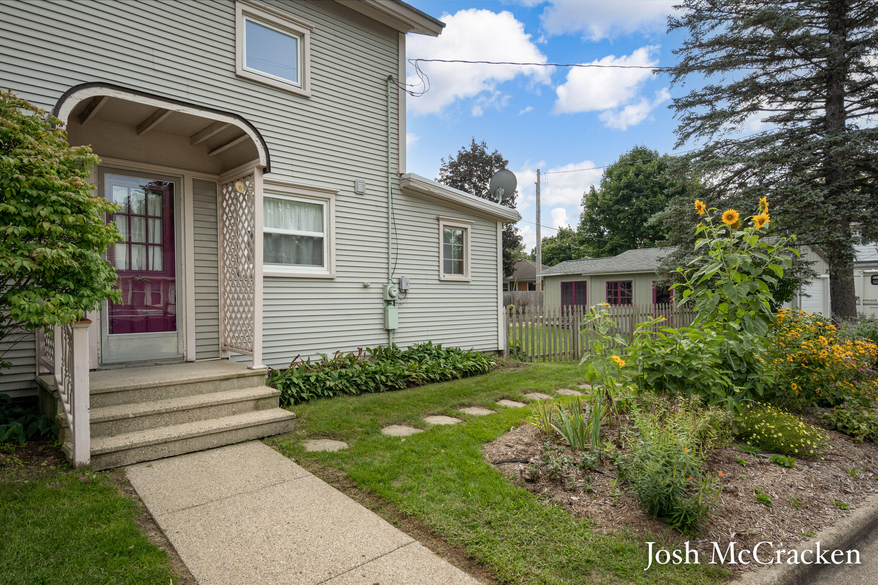 810 Riverside Lowell, MI 49331 - Photo 21 of 27 810 Riverside-12