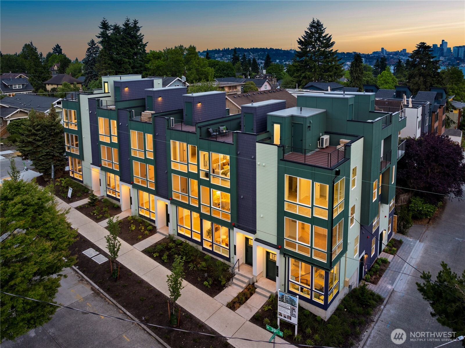 3850 Carr Place North Seattle, WA 98103 - Photo 3 of 40