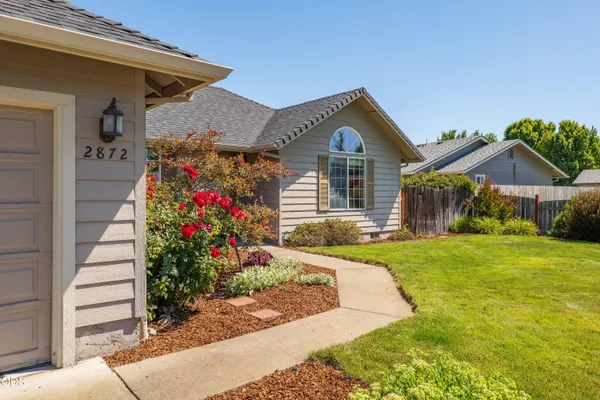$399,000 | 2872 Galaxy Way, Grants Pass, OR 97527