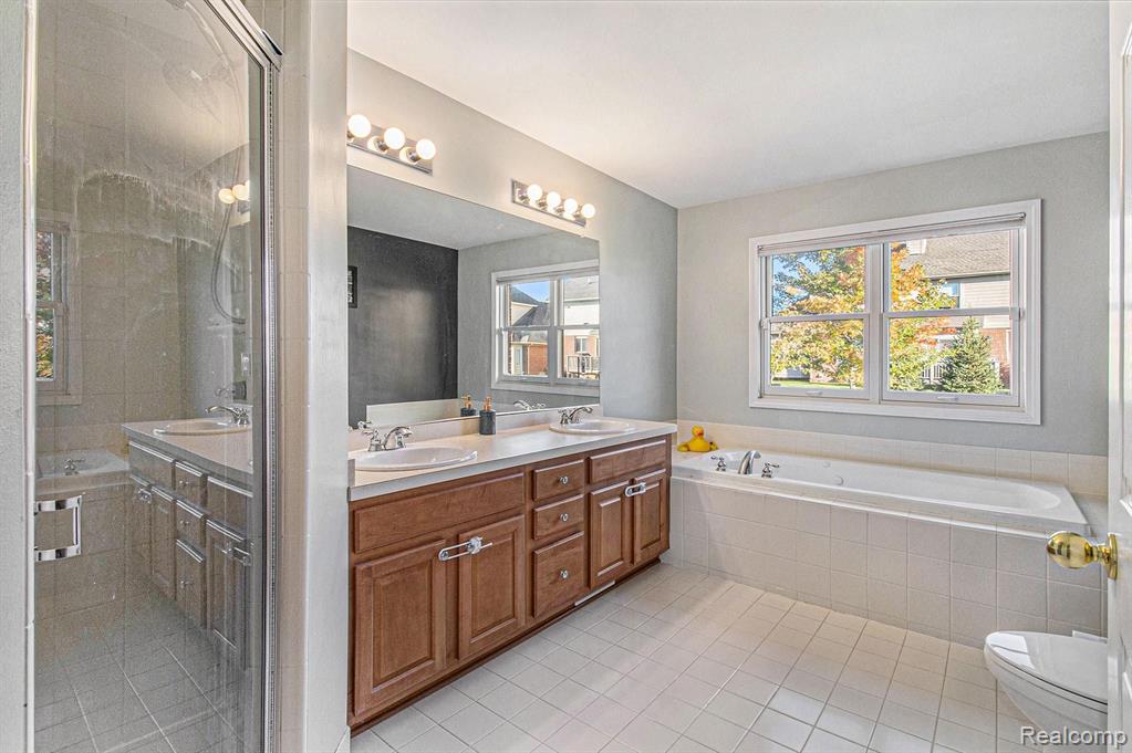 41568 Thoreau Ridge Novi, MI 48377 - Photo 20 of 36