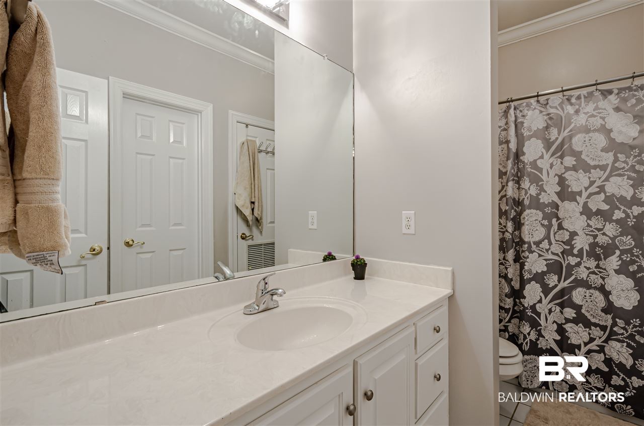 112 Mockingbird Lane Fairhope, AL 36532 - Photo 39 of 50 Connected to bedroom 4 as a private bathroom.