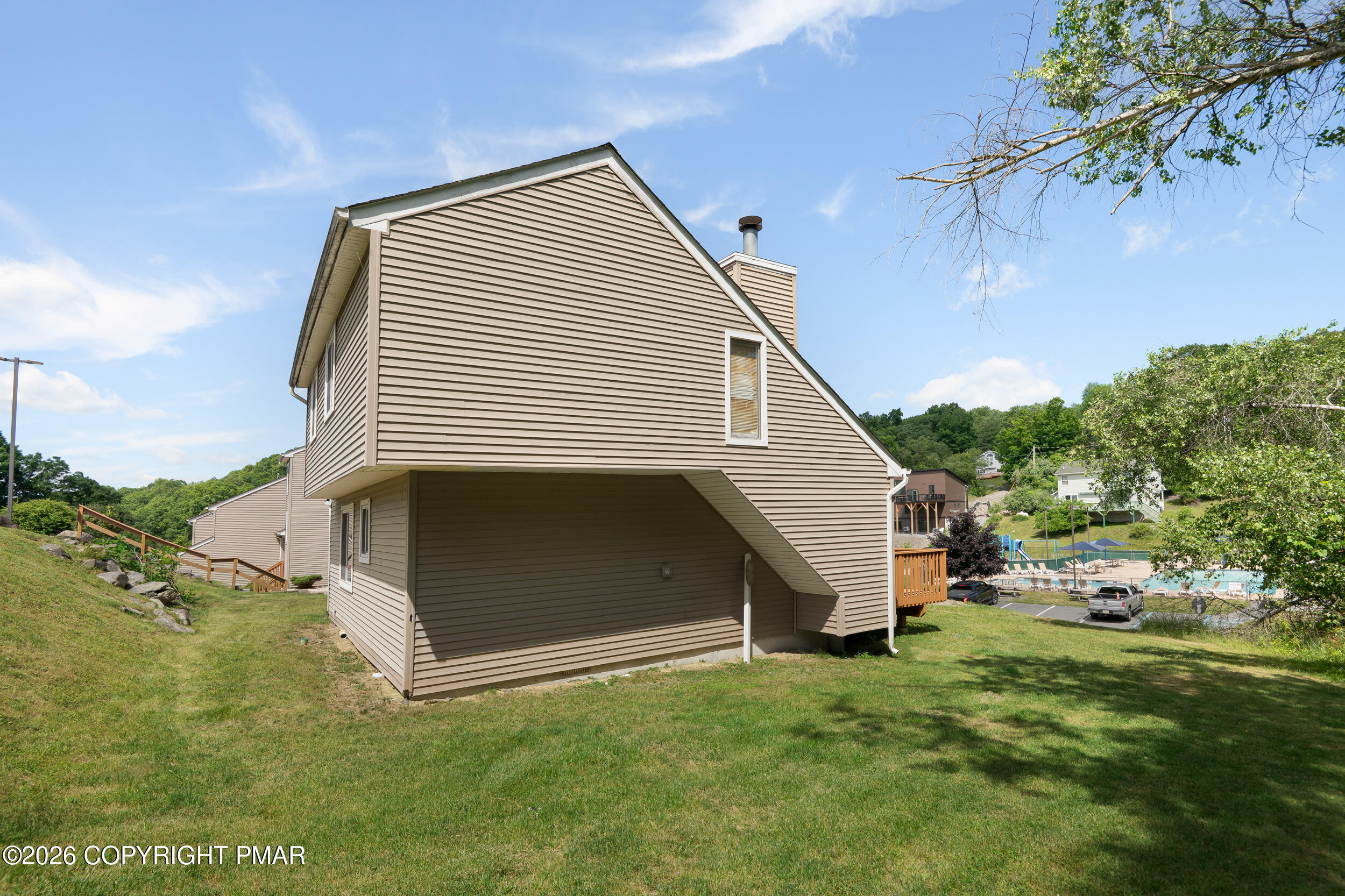 3385 Windermere Drive Bushkill, PA 18324 - Photo 29 of 34 rear view