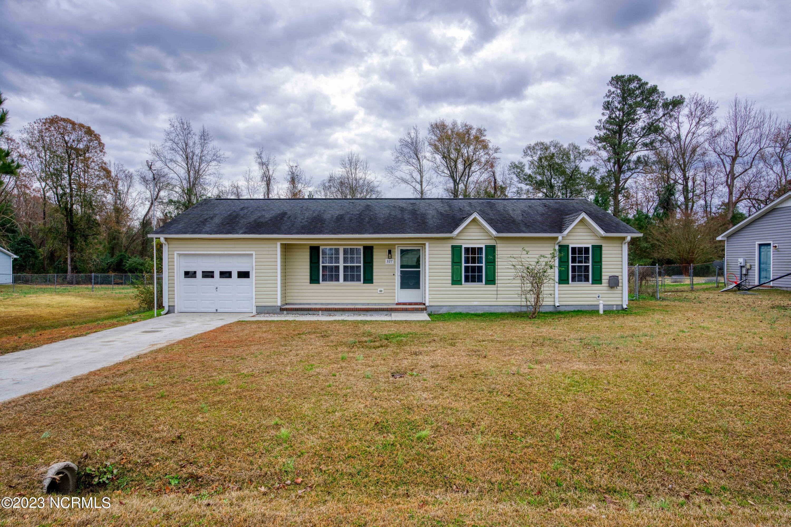 327 Steller Road Jacksonville, NC 28540 - Photo 1 of 24 327 Steller - Interior_1