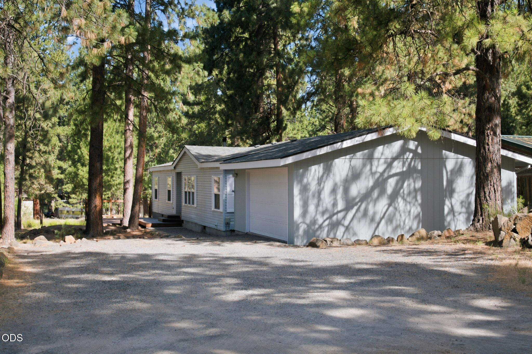 19010 Choctaw Road Bend, OR 97702 - Photo 2 of 25