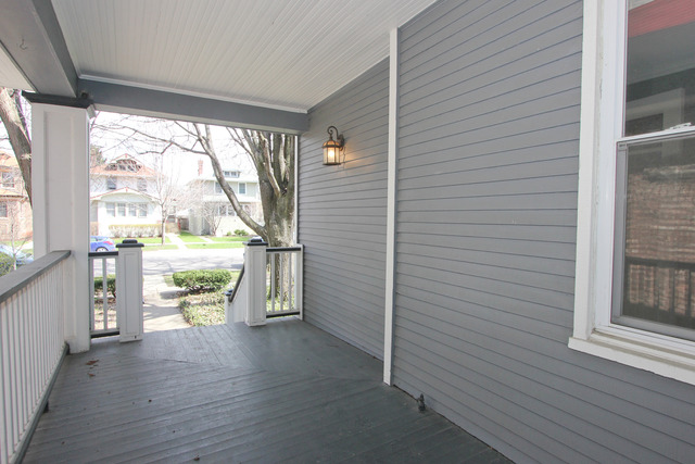 311 South Ridgeland Avenue Oak Park, IL 60302 - Photo 2 of 25 a view of an empty room with a window