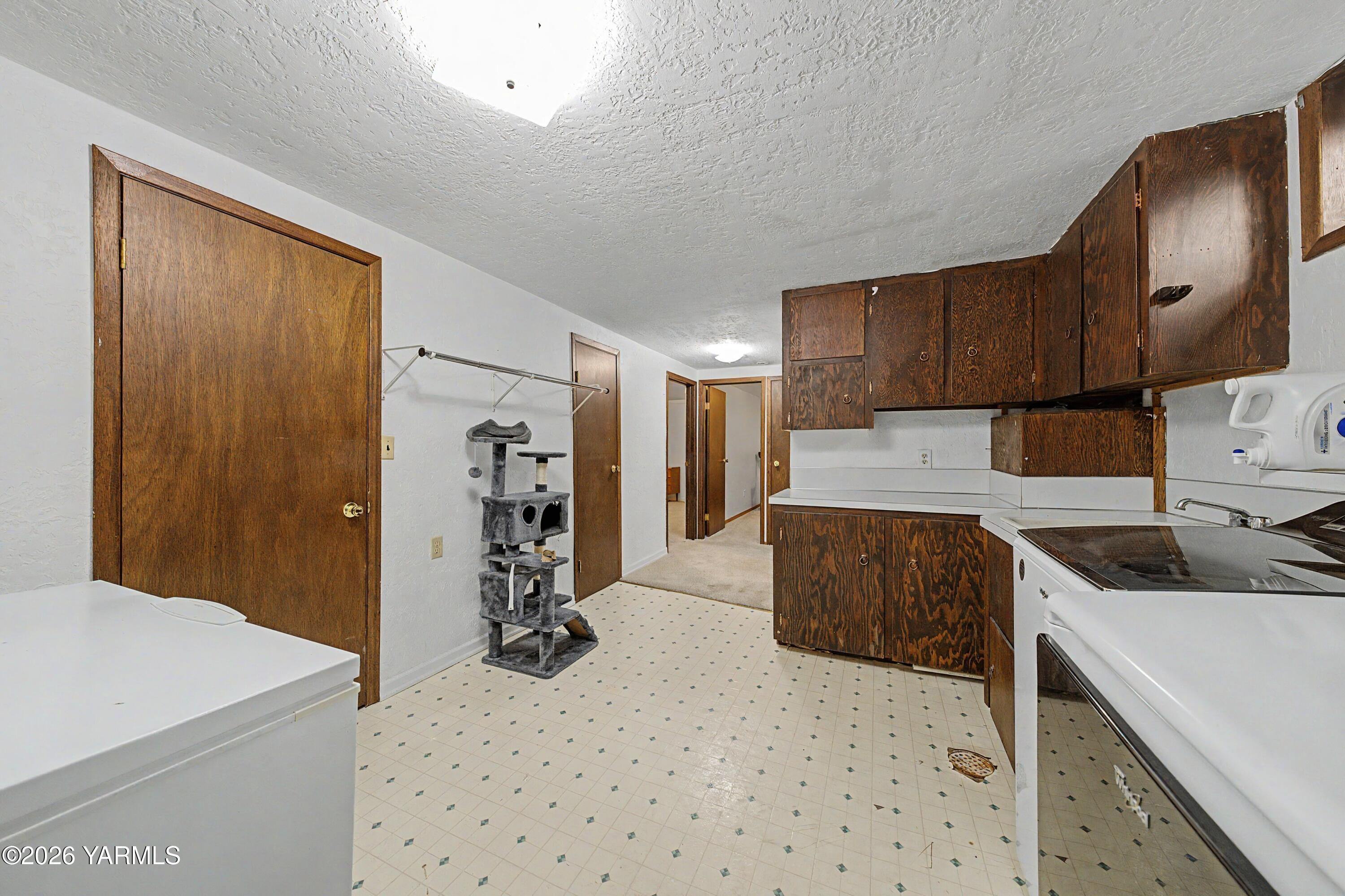 1001 Lamb Road Zillah, WA 98953 - Photo 18 of 28 Laundry Room