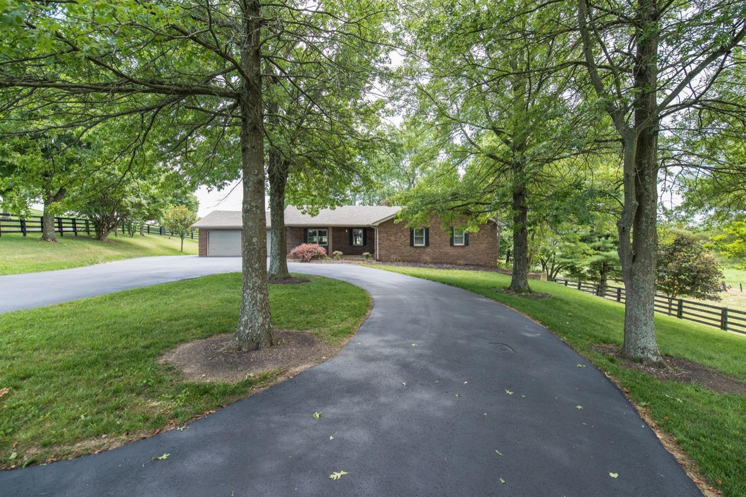 1257 Irvine Road Winchester, KY 40391 - Photo 2 of 49 Photo 2