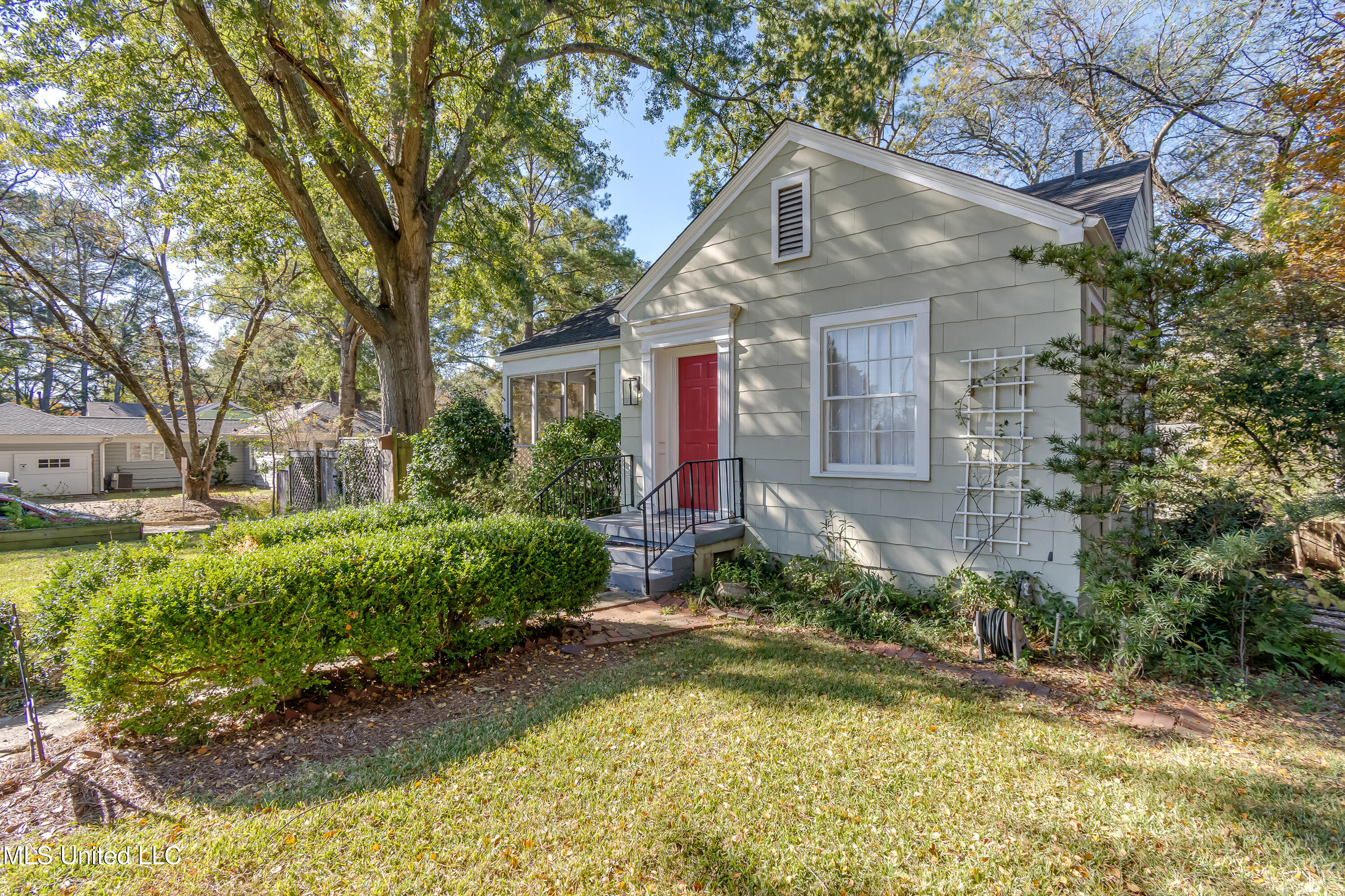 1505 Myrtle Street Jackson, MS 39202 - Photo 1 of 38 Front