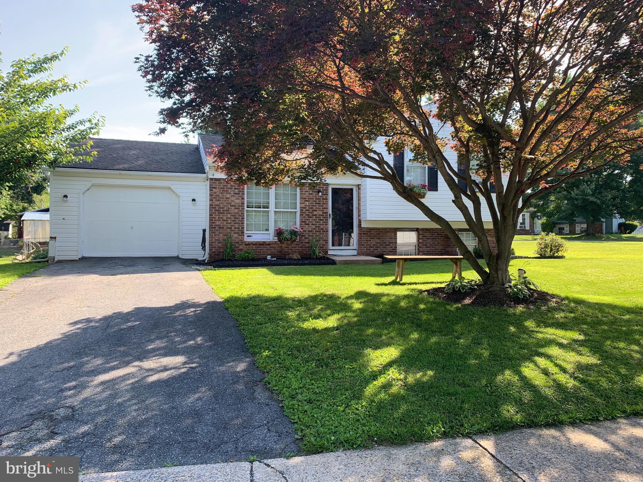 219 Derbyshire Road Lancaster, PA 17601 - Photo 2 of 20