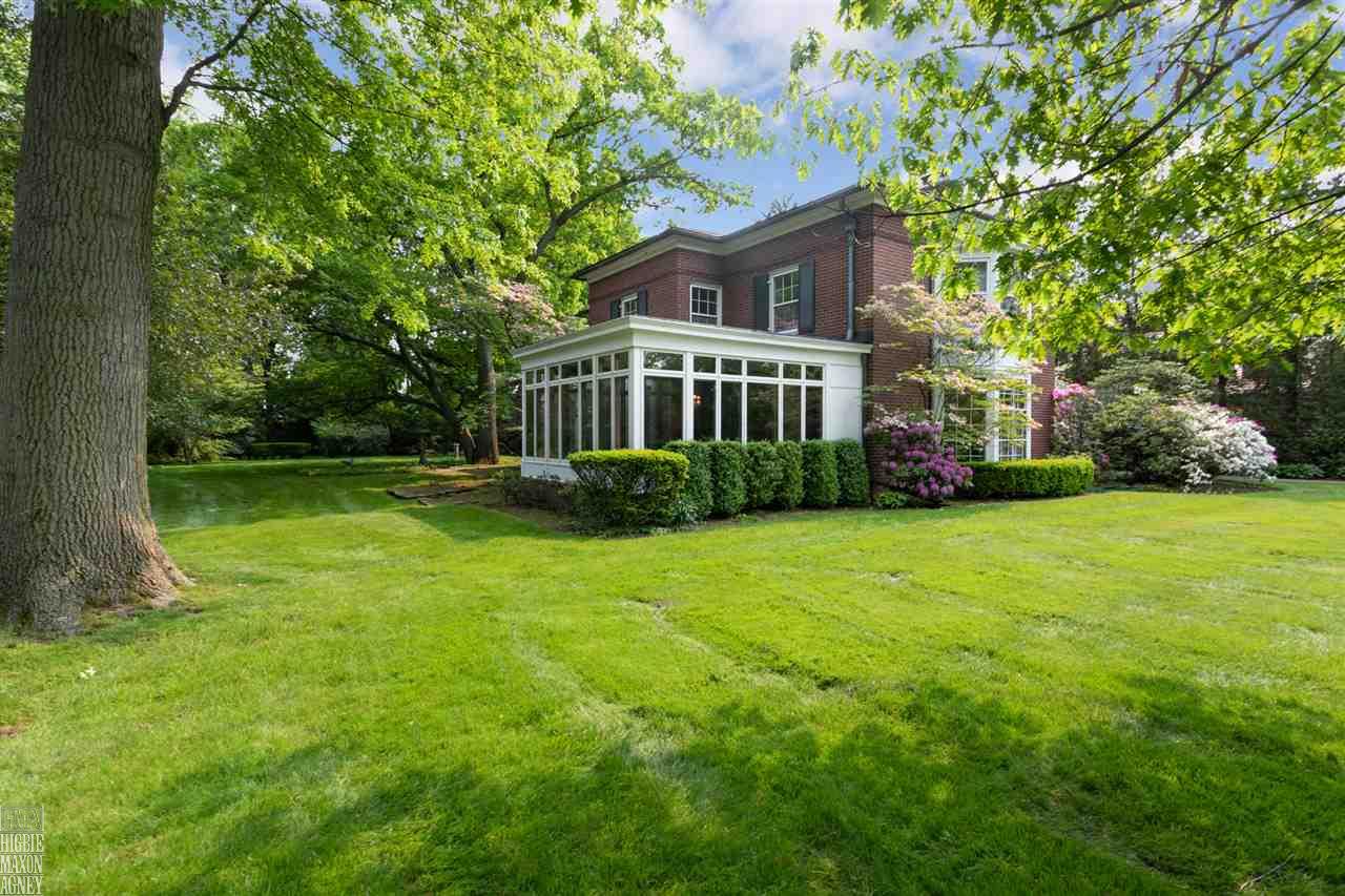 348 Provencal Road Grosse Pointe, MI 48236 - Photo 23 of 29 50002399-22.JPG