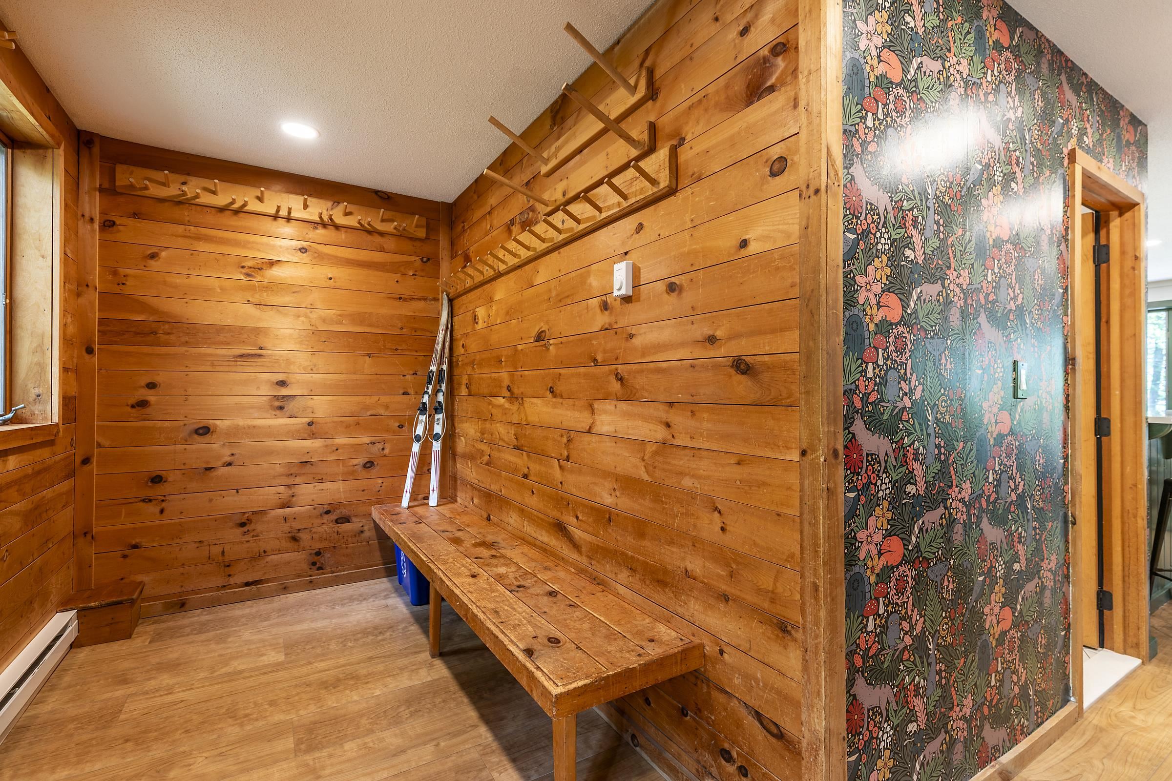 86 Benson Fuller Drive Winhall, VT 05340 - Photo 3 of 43